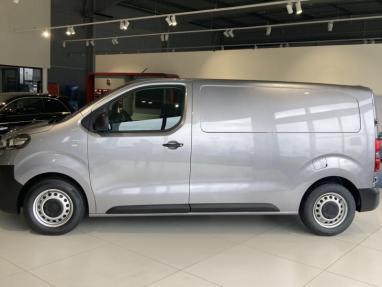 Voir le détail de l'offre de cette FIAT Scudo Fg Compact 1.5 MultiJet 120ch Pro lounge de 2023 en vente à partir de 31 990 € 