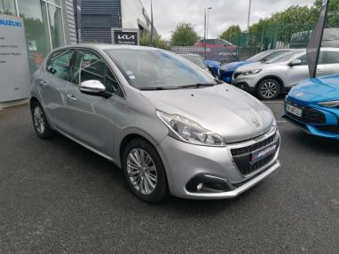 Voir le détail de l'offre de cette PEUGEOT 208 1.2 PureTech 110ch Allure S&S 5p de 2016 en vente à partir de 171.54 €  / mois