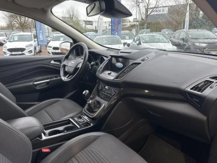 FORD Kuga 2.0 TDCi 150ch Stop&Start Titanium 4x2 à vendre à Auxerre - Image n°10