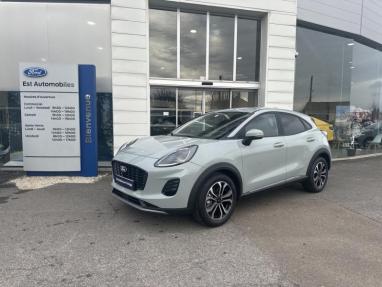 Voir le détail de l'offre de cette FORD Puma 1.0 EcoBoost Hybrid 125ch Titanium S&S Powershift de 2024 en vente à partir de 24 999 € 