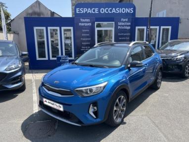 Voir le détail de l'offre de cette KIA Stonic 1.0 T-GDi 120ch MHEV GT Line iBVM6 de 2021 en vente à partir de 185.4 €  / mois