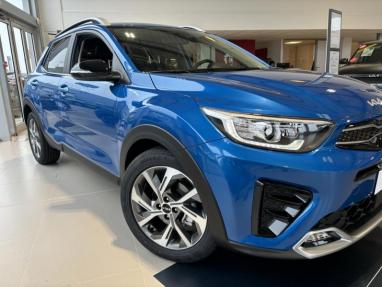 Voir le détail de l'offre de cette KIA Stonic 1.0 T-GDi 100ch Collection de 2024 en vente à partir de 21 949 €