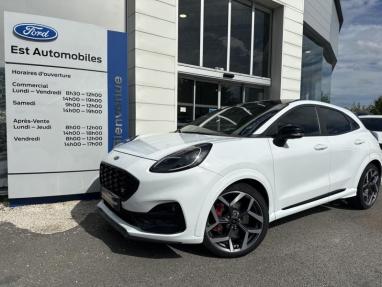 Voir le détail de l'offre de cette FORD Puma 1.5 EcoBoost 200ch S&S ST de 2021 en vente à partir de 290.78 € / mois